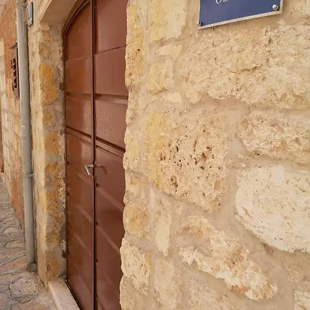 Art House, Brac, * Supetar