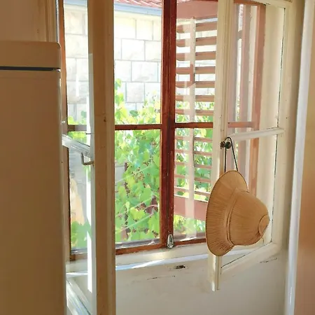 Brac, Supetar, Art House, Dreamy Dalmatian Vacation Home, 80m From Sea *