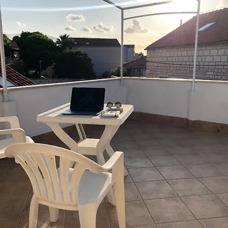 Brac, Supetar, Art House, Dreamy Dalmatian Vacation Home, 80m From Sea Holiday home