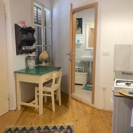 Brac, Supetar, Art House, Dreamy Dalmatian Vacation Home, 80m From Sea Supetar