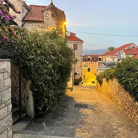 Art House, Brac, Supetar